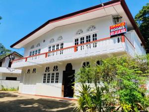 Hotel Kandy Village Inn