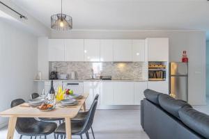 Apartment 81