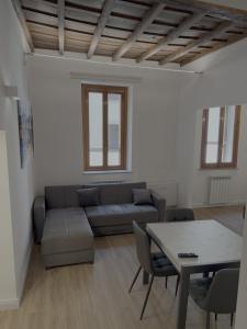 Banchi Nuovi Home
