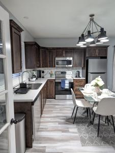 Bright & Spacious 2-BDR apt in Kenmount