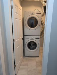 Bright & Spacious 2-BDR apt in Kenmount