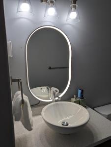 Bright & Spacious 2-BDR apt in Kenmount