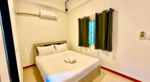 Silver Oaks Hotel