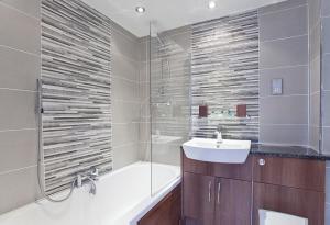 3 Emperors Wharf with Stunning River Views