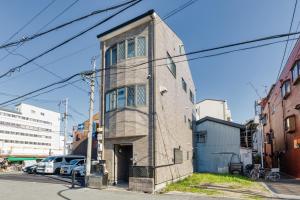 Spacious Entire Home for Groups, 16 Guests, 4 Bedrooms, Osaka Shinsekai Area