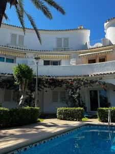 MarSerena Beach & Pool with 3 min to the sea