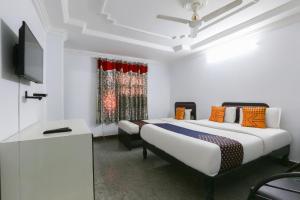 Hotel Pink Palace - Triplicane, Chennai