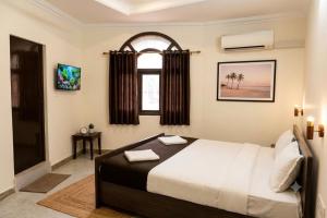 Hotel Pink Palace - Triplicane, Chennai