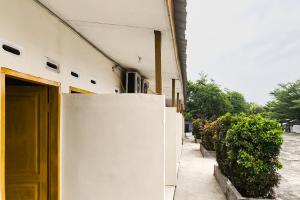 RedDoorz near Pantai Indah Sialang Buah