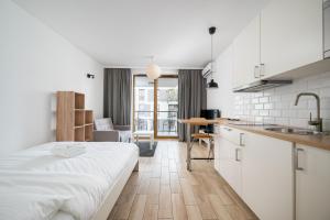 Wola Jaktorowska Urban Studio by BookingHost