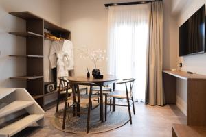 Ichos Boutique Apartments