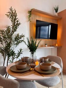 The Olive Room - Eastwood City