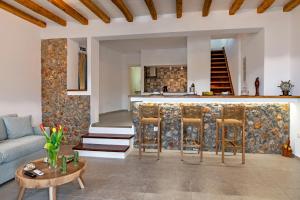 Elias Suites