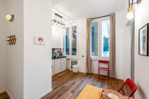 Old Town Living in historic center & AC - Happy Rentals
