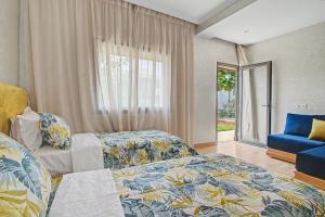Beachside Duplex with Pool 5-Min Walk to the Beach