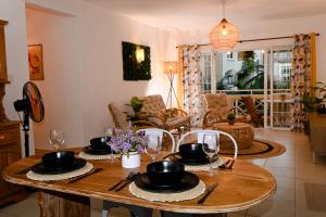 Le Tamarinier Coastal Retreat