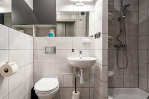 Baltic Seaside Homely Apartment by BookingHost