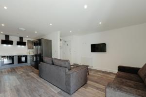 South Bristol Group Stays | Sleeps 15