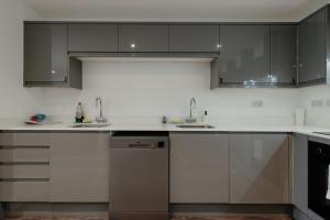 South Bristol Group Stays | Sleeps 15