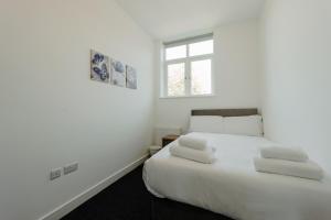 South Bristol Group Stays | Sleeps 15