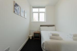 South Bristol Group Stays | Sleeps 15
