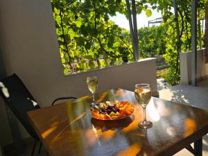 Garden Room with Private Patio Salamis