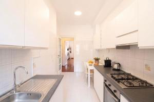 Stylish Vatican Chic Home - 3 Suites & Metro 7min