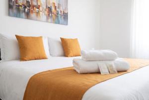 Stylish Vatican Chic Home - 3 Suites & Metro 7min