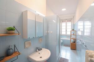 Stylish Vatican Chic Home - 3 Suites & Metro 7min
