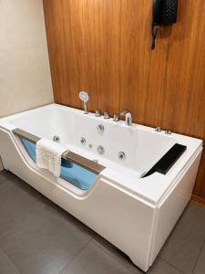 A25 Premium Hotel - 16 Miếu Đầm