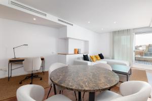 ApartUP Colon Attic Center