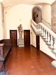 Black Diamond Suite Florence