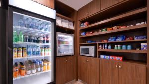 Holiday Inn Express & Suites Lexington Midtown - I-75 by IHG