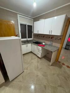 BEL APPARTEMENT CENTRAL À 10min DE LEAU SAIDIA