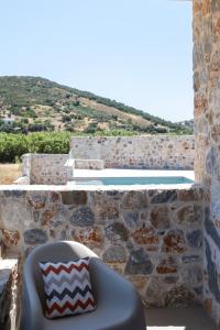 Stone Luxury Suites