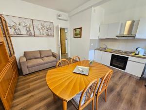 PIANELL56 Apartment