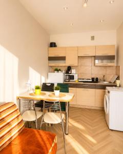 Comfortable Entire 2 Room City Centre Apartment Parking
