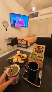 La casita de Tati hasta 5 personas solo se reserva con seña de la mitad del monto total, Desayuno Gratis!