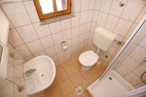 Holiday apartment in Privlaka with sea view, balcony, air conditioning, WiFi 3598-3