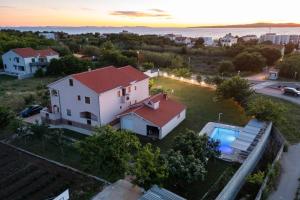 Holiday apartment in Privlaka with sea view, balcony, air conditioning, WiFi 3598-3