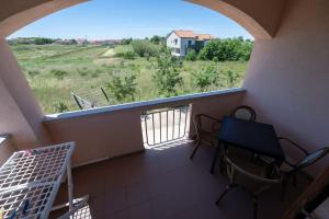 Holiday apartment in Privlaka with sea view, balcony, air conditioning, WiFi 3598-4