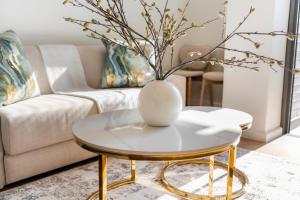 Luxury Studios at Park Place, Century City
