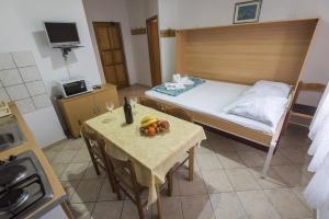 Holiday apartment in Privlaka with sea view, balcony, air conditioning, WiFi 3598-5