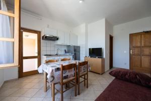 Holiday apartment in Privlaka with sea view, balcony, air conditioning, WiFi 3598-5