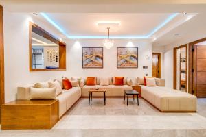 Spacious 3BR Marina 2 min to the beach