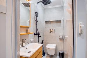 Spacious 3BR Marina 2 min to the beach