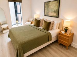 Beach Mews - Haven - Walk to Town and Beach - Two Bedroom Apartment - Sleeps 5