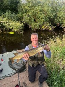 River Views, Private Fishing & 9 min Train to York