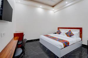 FabHotel Luxora