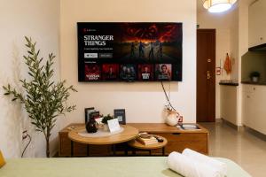 Nestra Olive Apartment with Veranda, near Metro & Free Parking